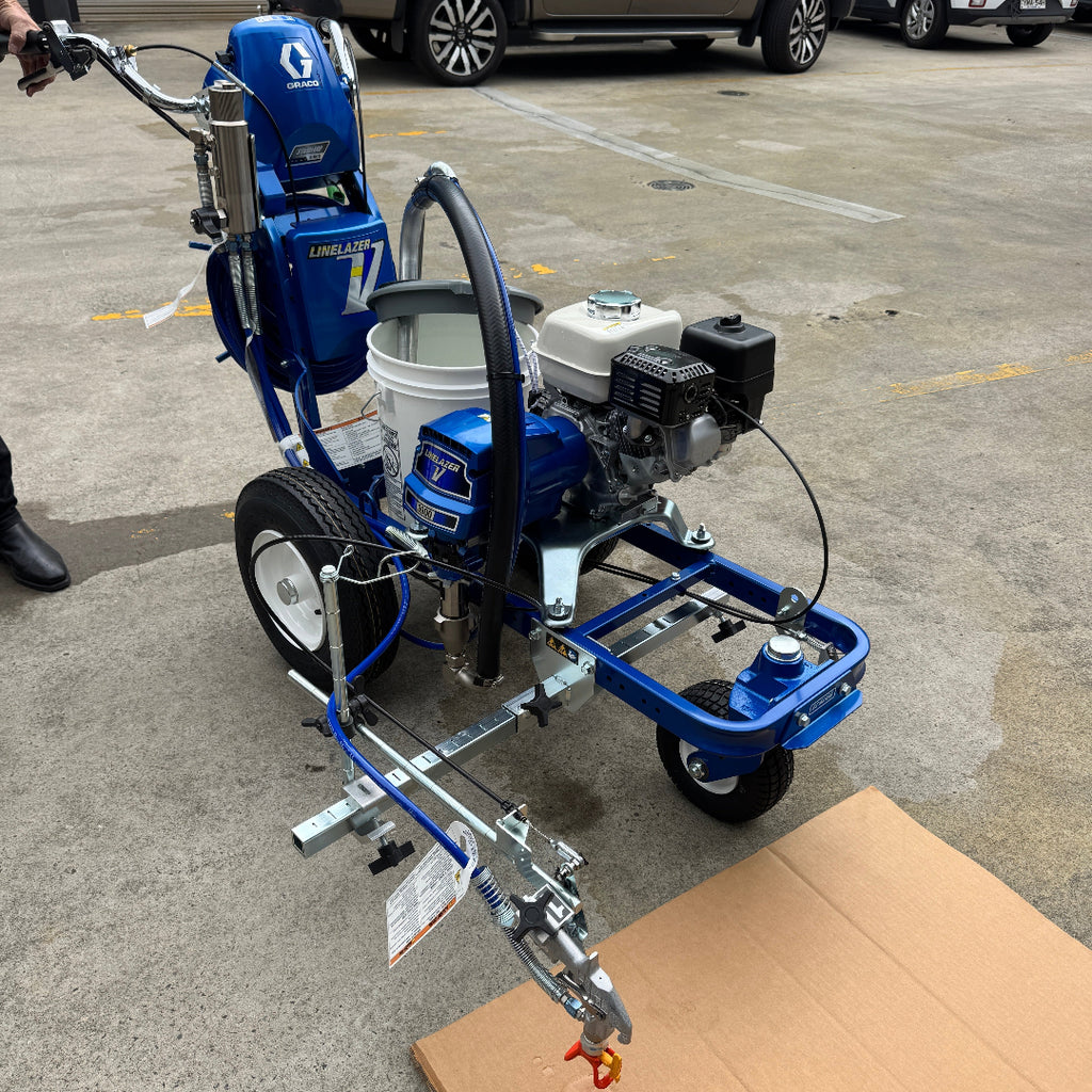 Graco LineLazer V 3900 Standard Series Gas Airless Line Striper 1 Manual Gun (17H449)